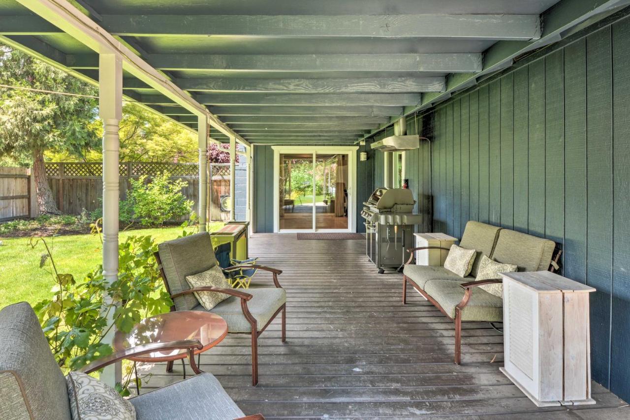 Central Medford Family Retreat With Large Yard! Eksteriør bilde