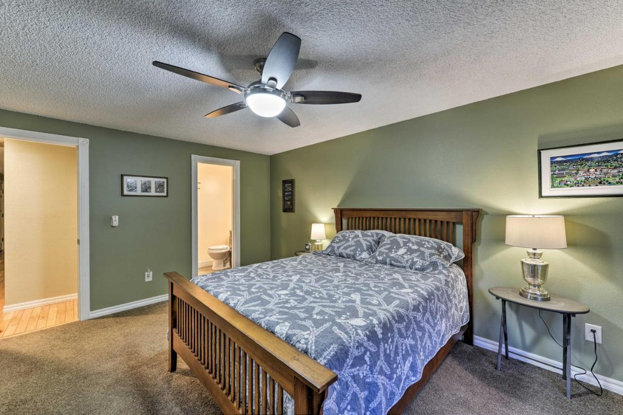 Central Medford Family Retreat With Large Yard! Eksteriør bilde