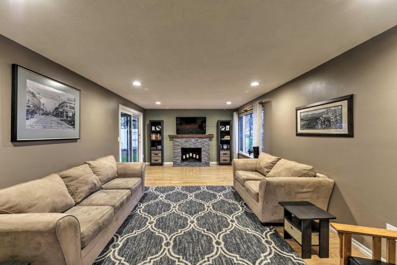 Central Medford Family Retreat With Large Yard! Eksteriør bilde
