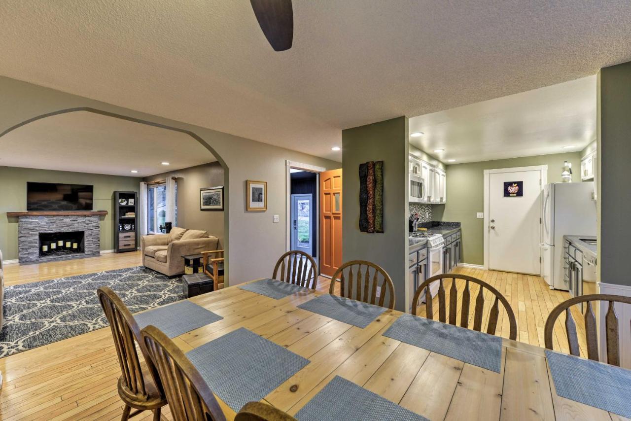 Central Medford Family Retreat With Large Yard! Eksteriør bilde