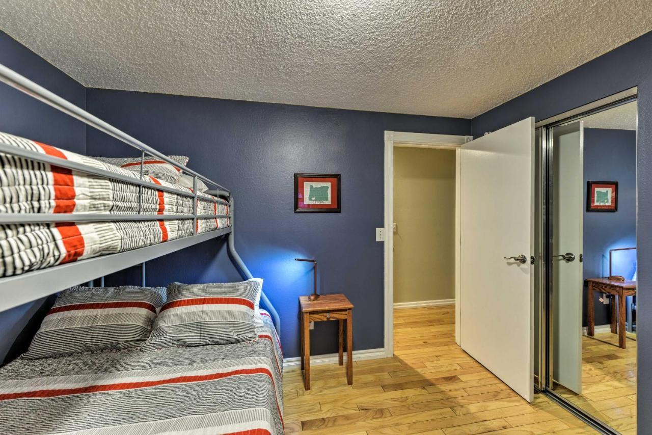 Central Medford Family Retreat With Large Yard! Eksteriør bilde